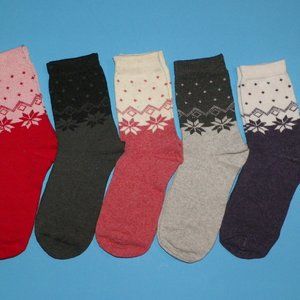 Ladies Holiday Snowflake 5PR Socks Gift Set